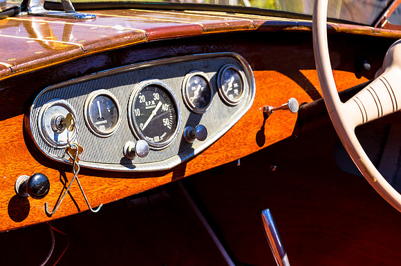 Distinctive Dash