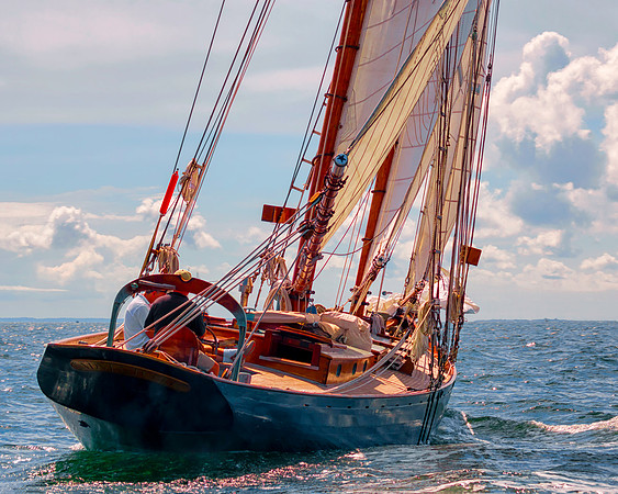 Outbound On The Adventurer