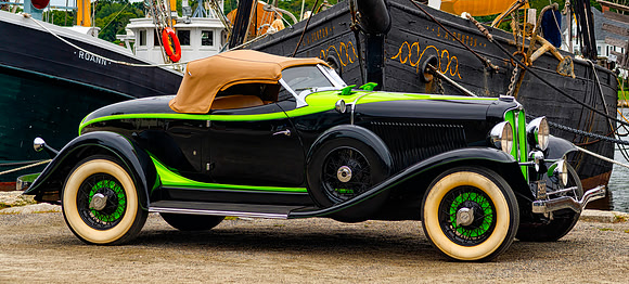 Boat-tail Beauty